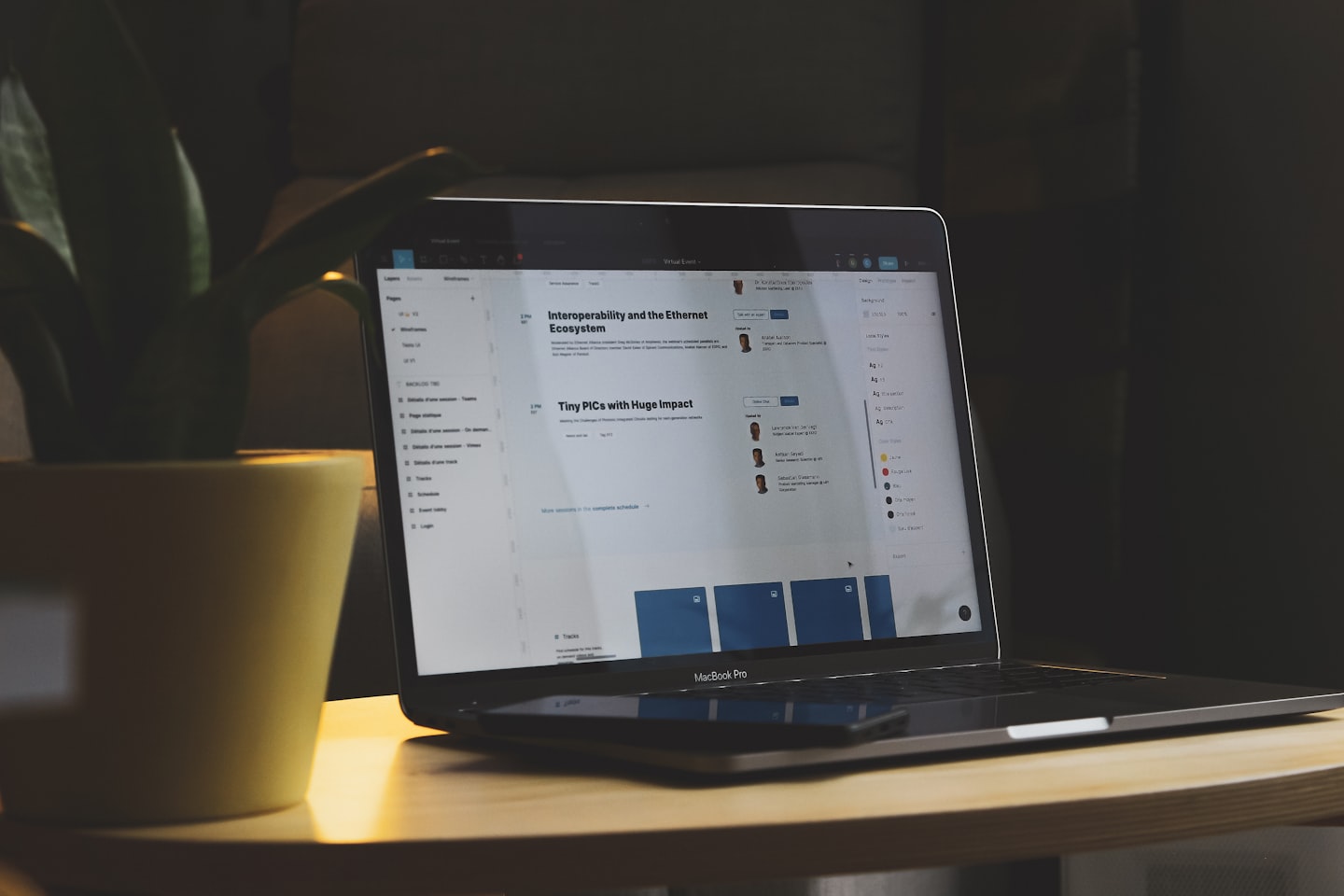 Laptop calendar used for managing photography session availability and shoot types